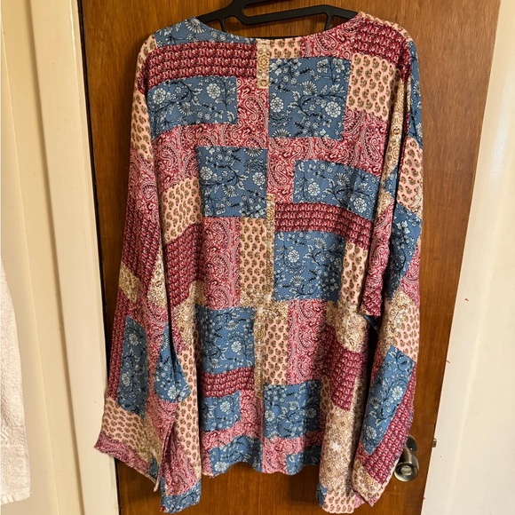 Bohemian style flowy top by Cotton Bleu size 1x in gently used condition - Picture 2 of 12
